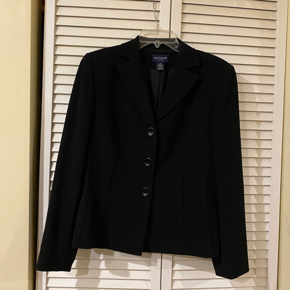 Ann Taylor black blazer